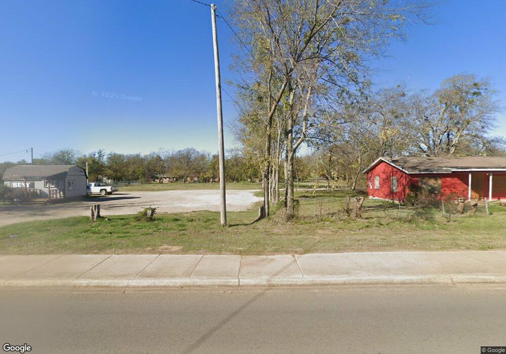 702 S F St, Hugo, OK 74743 - photo 1