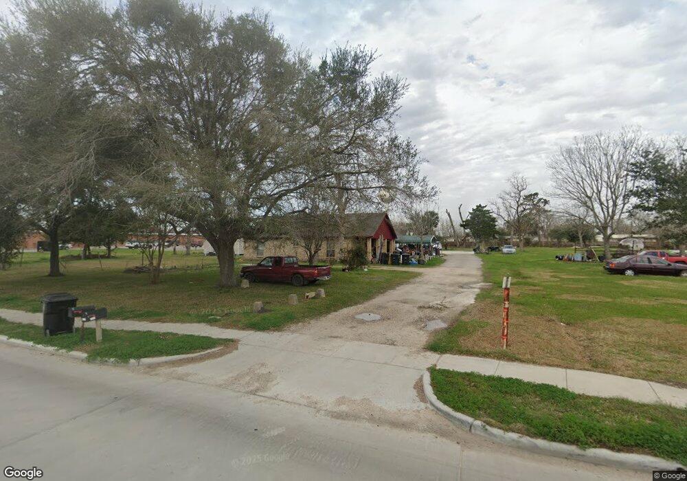 4225 County Road 158, Alvin, TX 77511 - photo 1