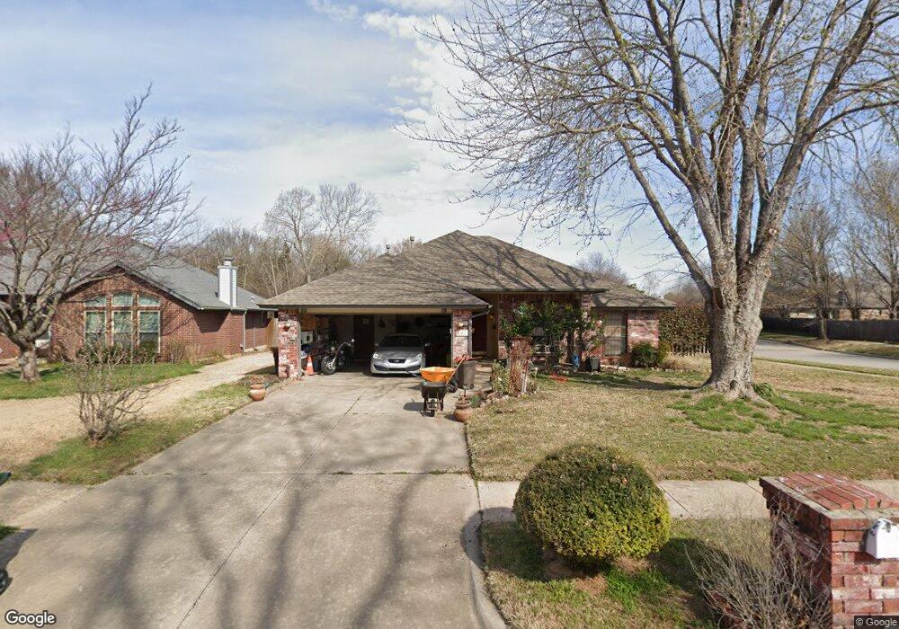 521 Goshawk Dr, Norman, OK 73072 - photo 1