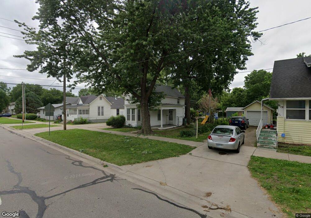 913 SW 4th St, Topeka, KS 66606 - photo 1