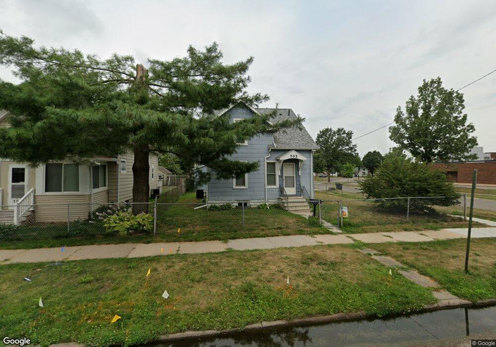 702 7th St SW, Cedar Rapids, IA 52404 - photo 1