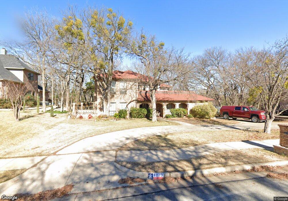 1129 Hidden Oaks Dr, Bedford, TX 76022 - photo 1