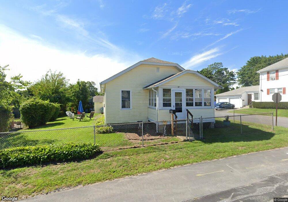 37 E Knowlton St, Riverside, RI 02915 - photo 1