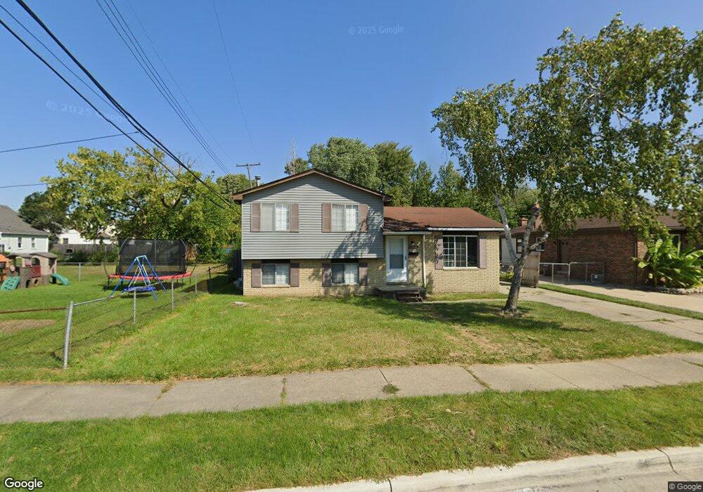 15841 Dort St, Roseville, MI 48066 - photo 1