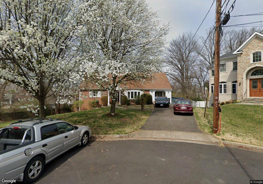 1728 Lansing Ct, McLean, VA 22101 - photo 1