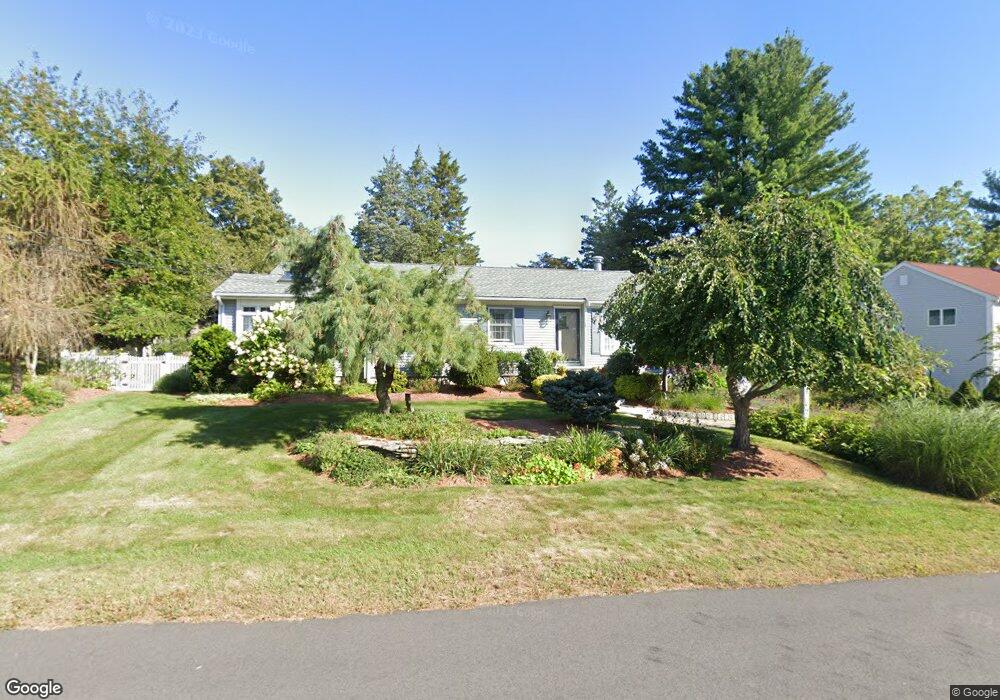 8 Robin Cir, Medway, MA 02053 - photo 1