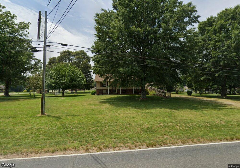 3411 Sulphur Springs Rd NE, Hickory, NC 28601 - photo 1