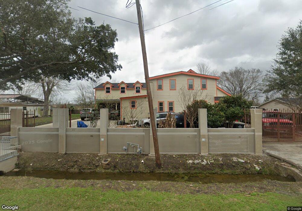 311 Lulac St, Alvin, TX 77511 - photo 1