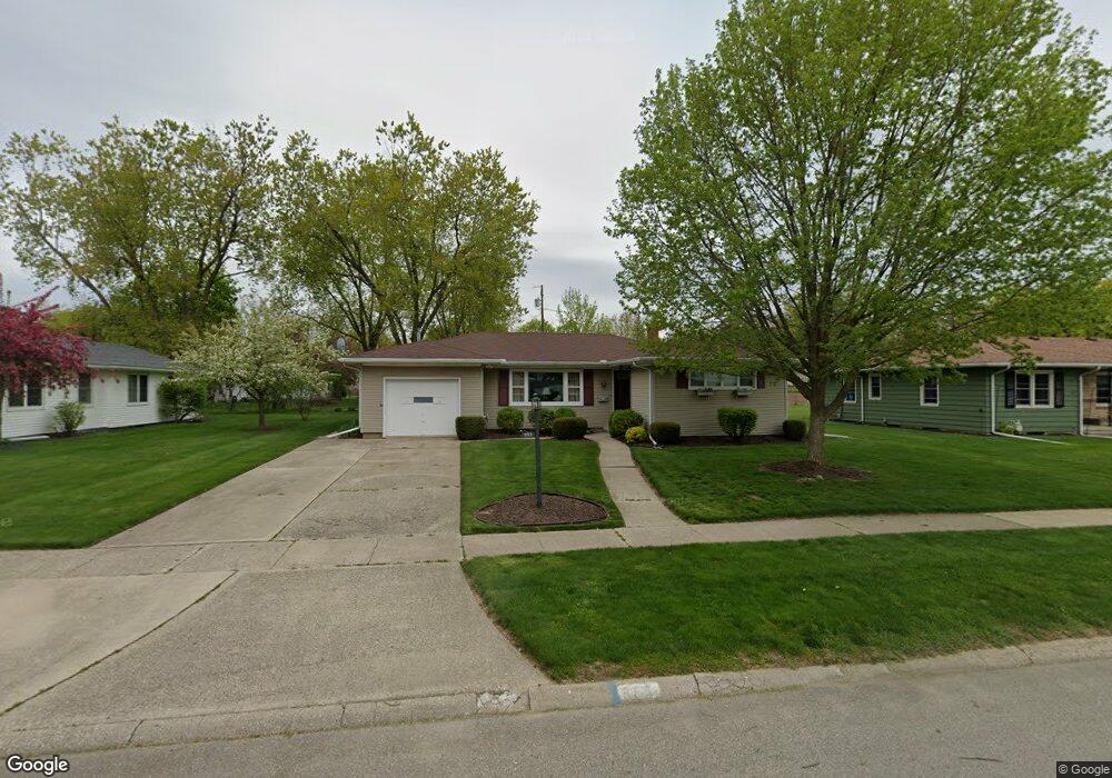 555 Harkness Dr, Adrian, MI 49221 - photo 1