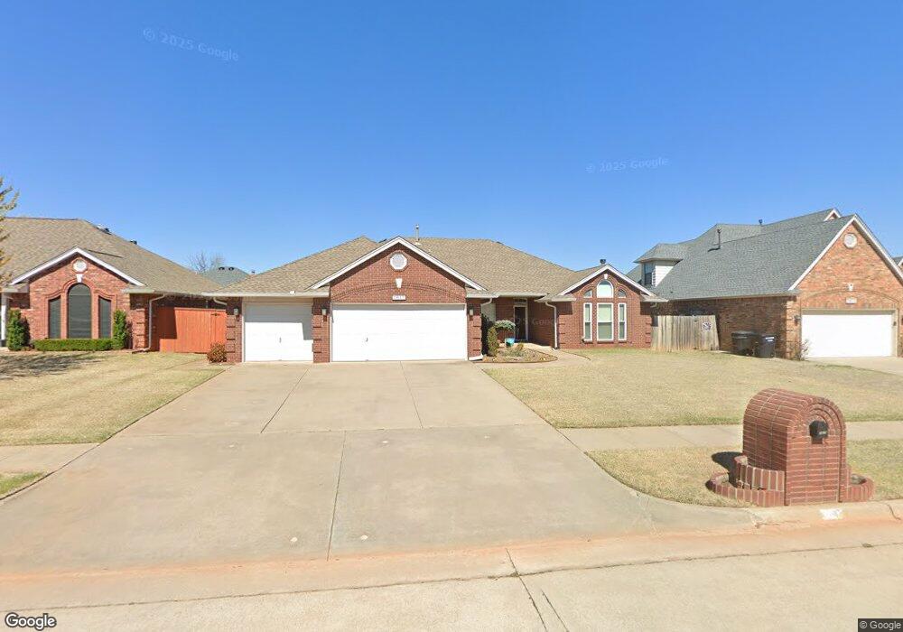 1817 SE 2nd St, Moore, OK 73160 - photo 1