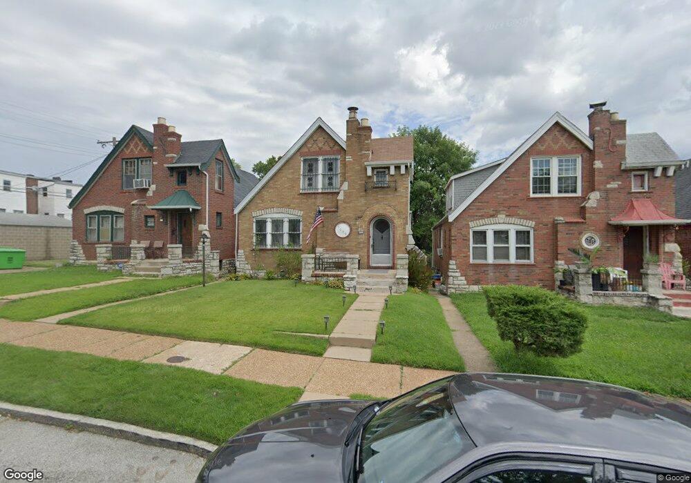 4639 Steinlage Dr, Saint Louis, MO 63115 - photo 1