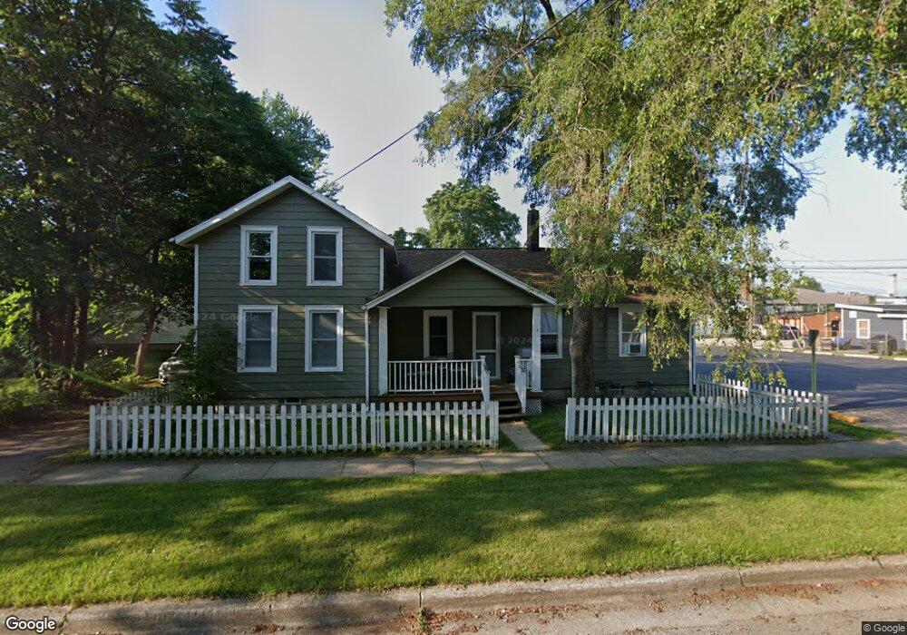 8 Sycamore St E, Three Oaks, MI 49128 - photo 1