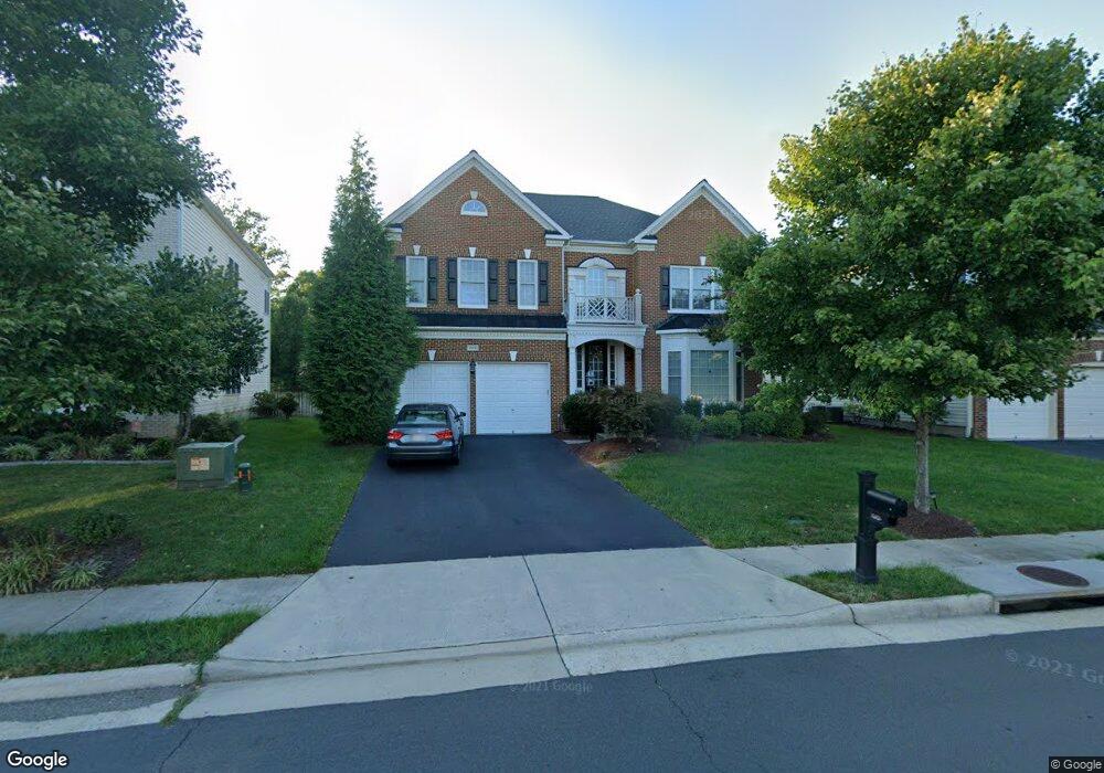 25638 South Village Dr, Chantilly, VA 20152 - photo 1