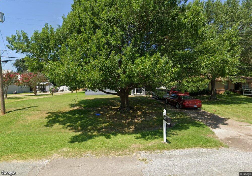 1905 Franklin Ave, Bonham, TX 75418 - photo 1