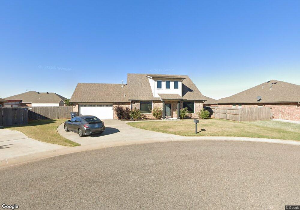 1954 Green Cedar Ct, Shawnee, OK 74804 - photo 1