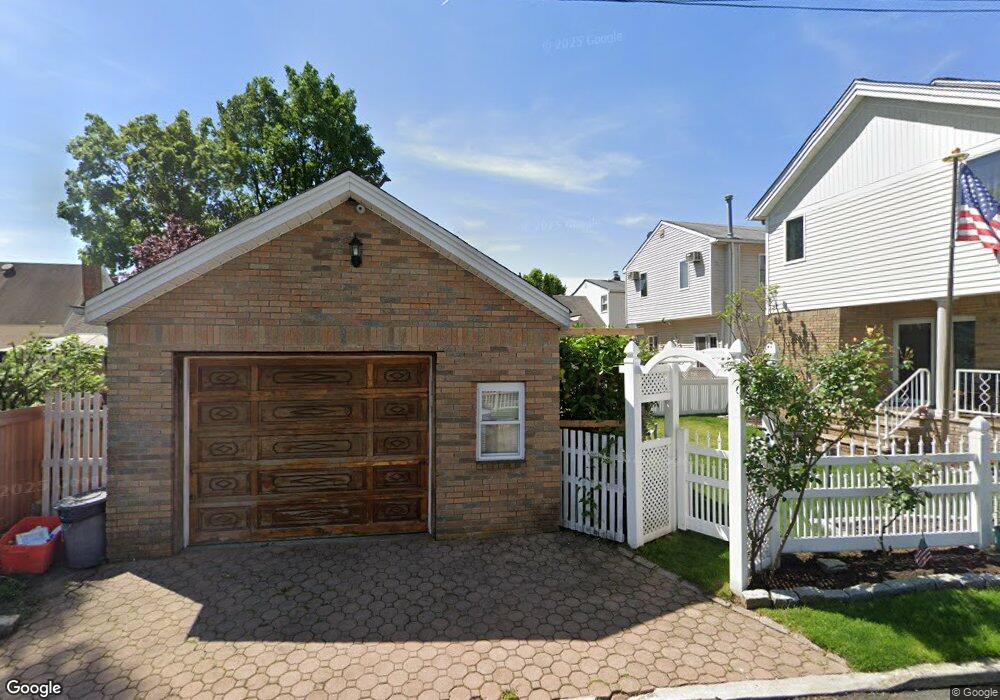 895 Yale Place, Franklin Square, NY 11010 - photo 1