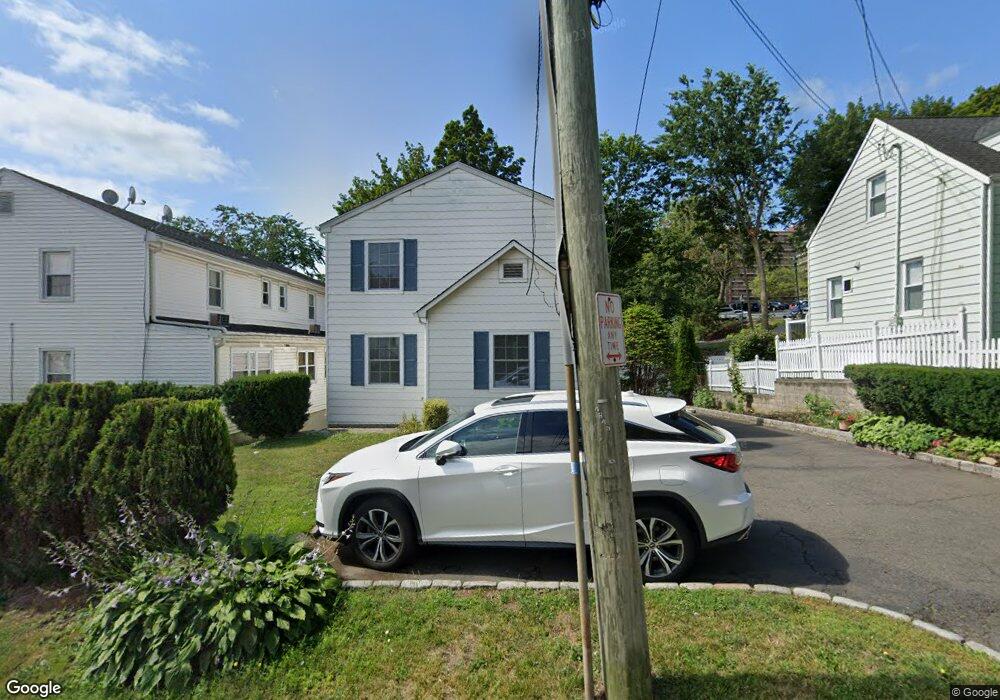 39 Holcomb Ave, Stamford, CT 06906 - photo 1