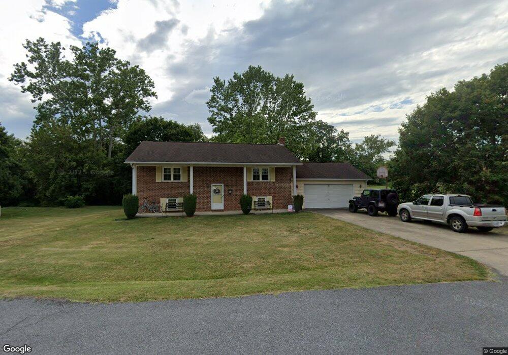 476 Royal Ave, Strasburg, VA 22657 - photo 1
