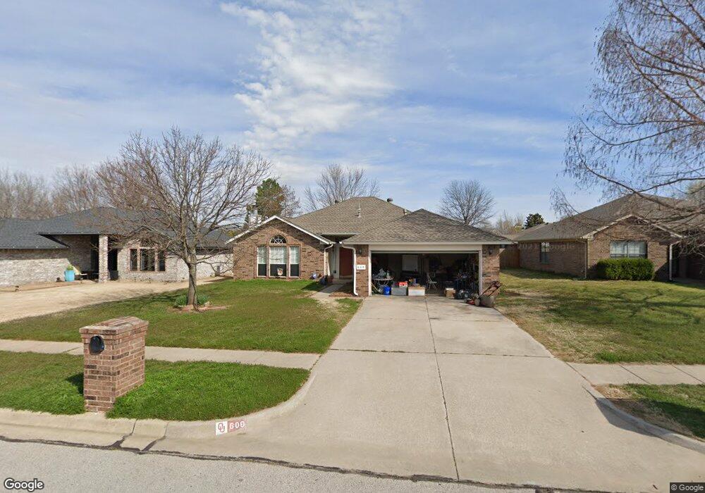 609 Verreaux Dr, Norman, OK 73072 - photo 1