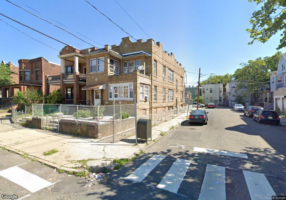 122 Wegman Pkwy, Jersey City, NJ 07305 - photo 1