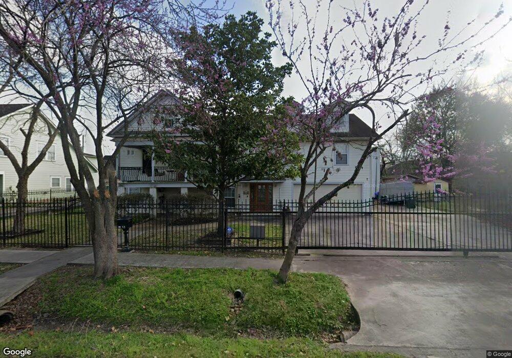 210 E 26th St, Houston, TX 77008 - photo 1