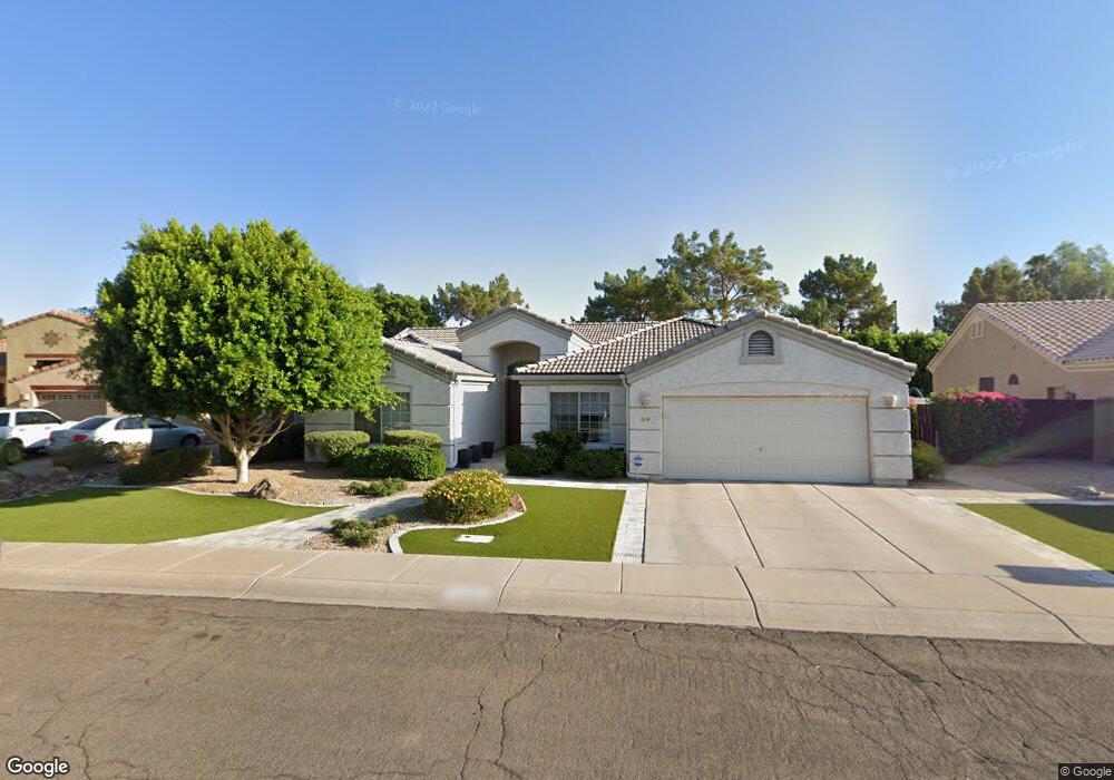 1334 E Catamaran Dr, Gilbert, AZ 85234 - photo 1