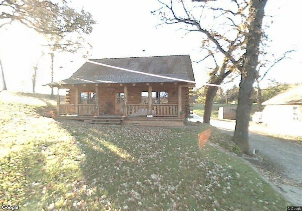 121 N 11th Ave E, Newton, IA 50208 - photo 1