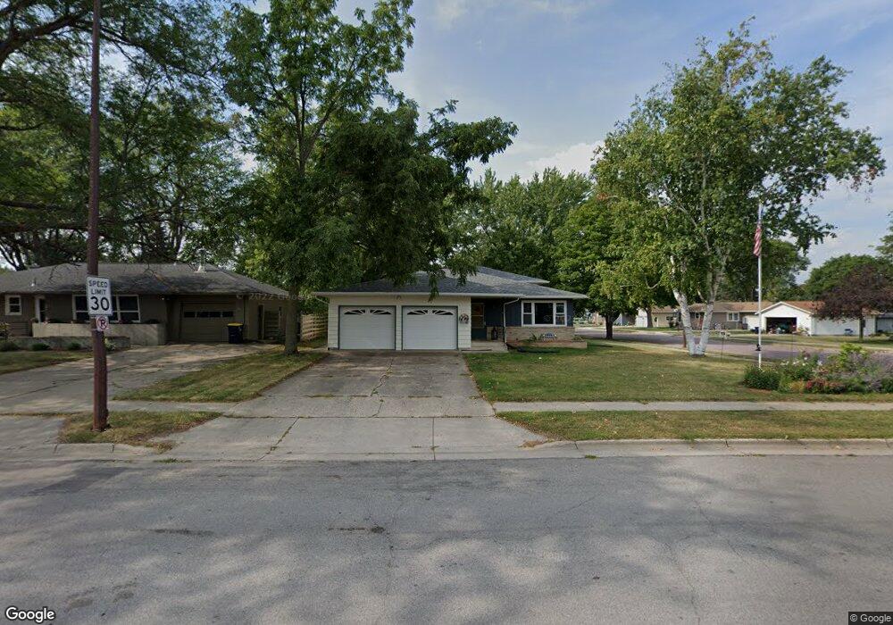 303 N Highland Ave, New Ulm, MN 56073 - photo 1