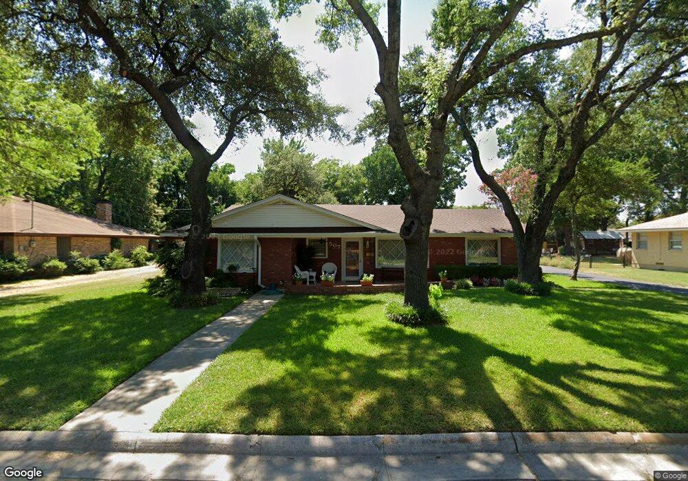507 S Chestnut St, Gainesville, TX 76240 - photo 1