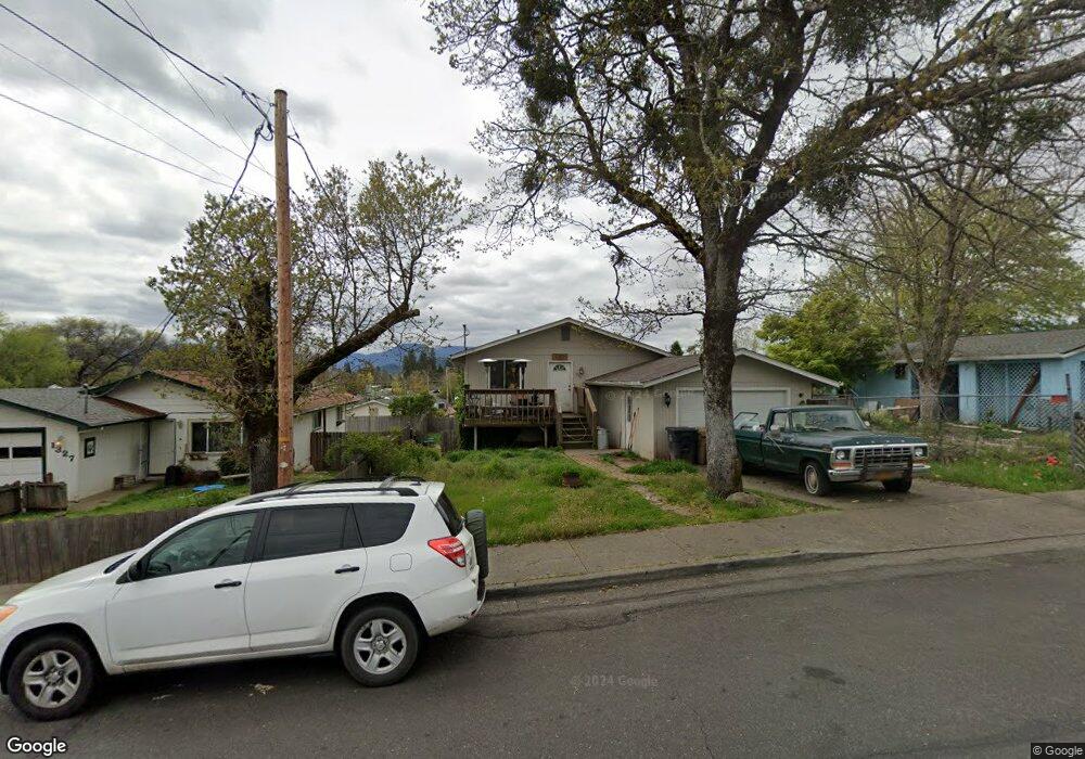 1329 SW Foundry St, Grants Pass, OR 97526 - photo 1