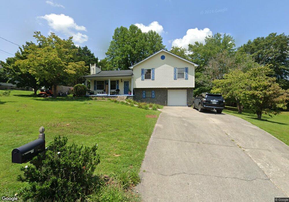 104 Lakeview Dr SE, Dalton, GA 30721 - photo 1