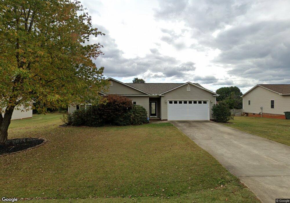 108 Glen Cross Dr, Statesville, NC 28625 - photo 1