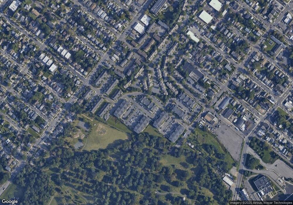 833 Cedar Ct, New Brunswick, NJ 08901 - photo 1