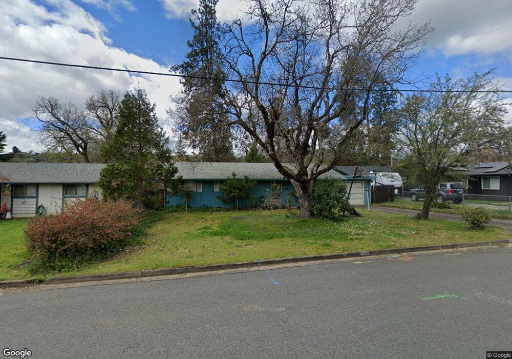 1534 NW Lawnridge Ave, Grants Pass, OR 97526 - photo 1