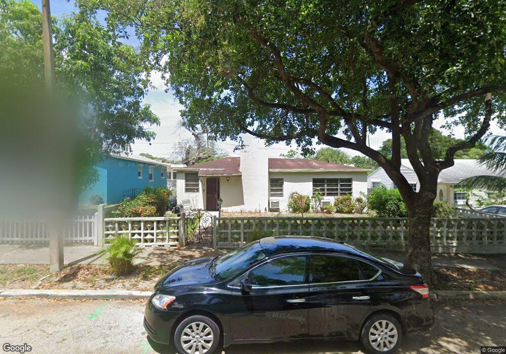 811 30th Ct, West Palm Beach, FL 33407 - photo 1