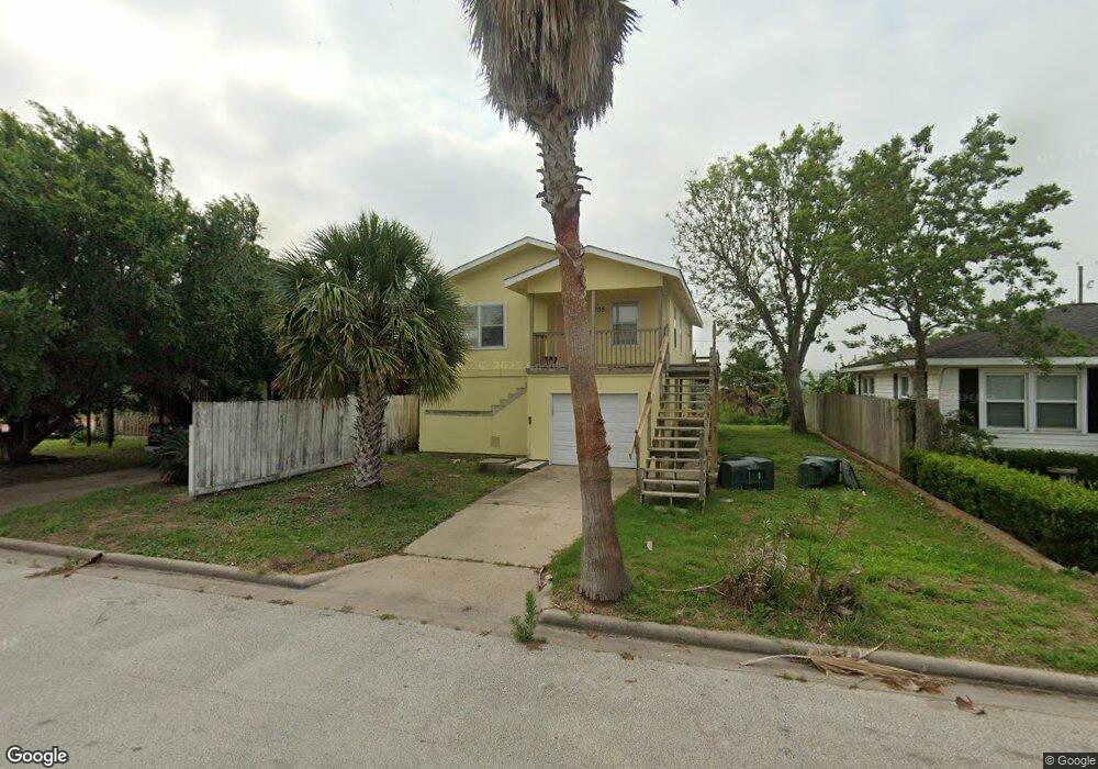 7705 Pruitt Dr, Galveston, TX 77554 - photo 1
