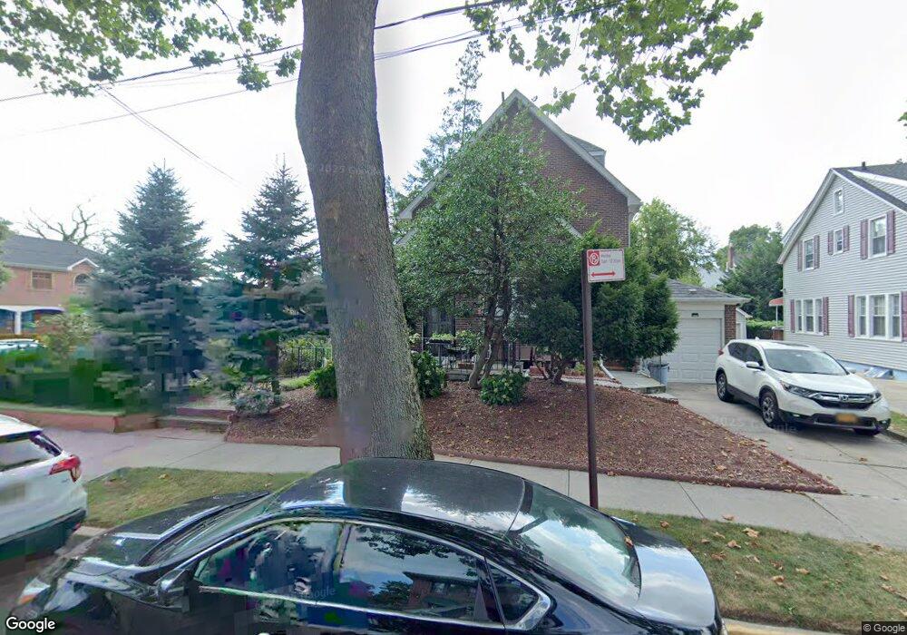 33-82 164 St, Flushing, NY 11358 - photo 1