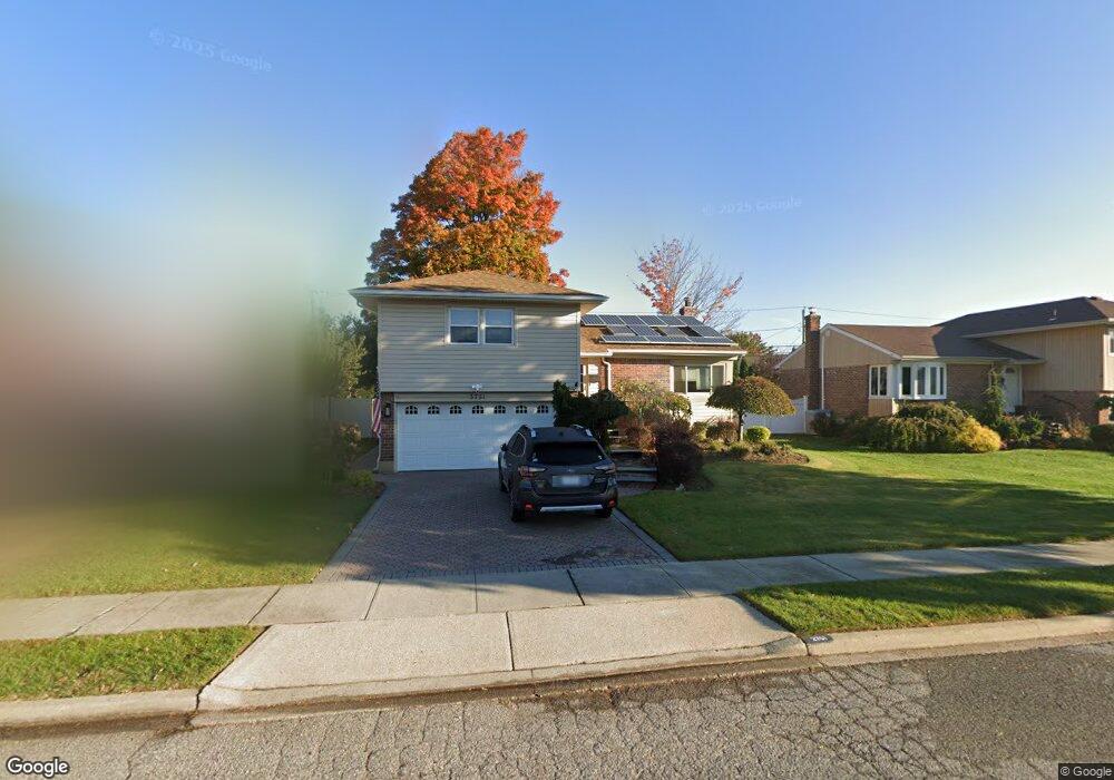 3751 Jules Ln, Wantagh, NY 11793 - photo 1