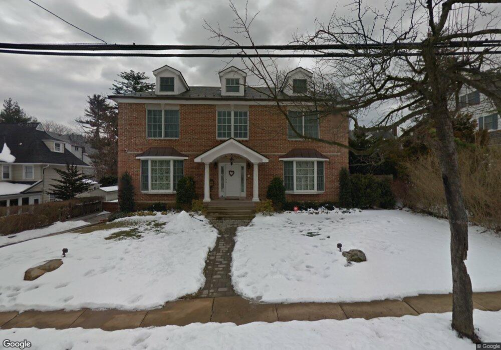 248 Hollywood Ave, Little Neck, NY 11363 - photo 1