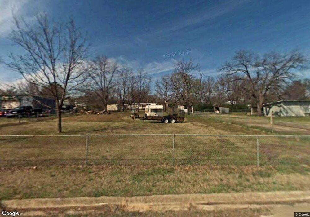 525 W Baker St, Denison, TX 75020 - photo 1