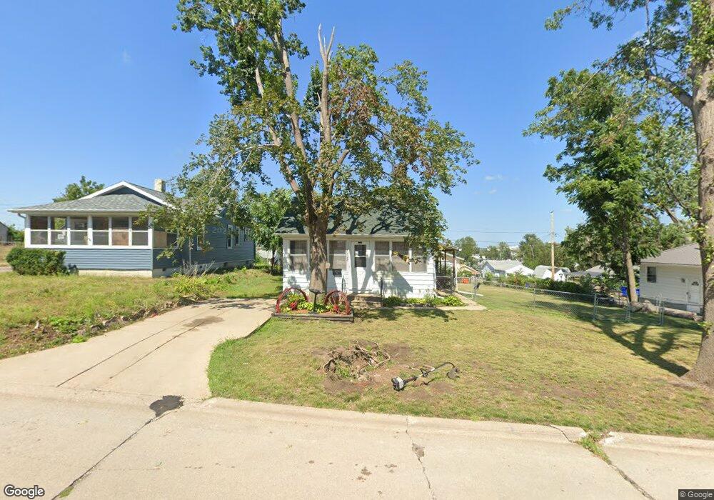 1128 21st Ave SW, Cedar Rapids, IA 52404 - photo 1