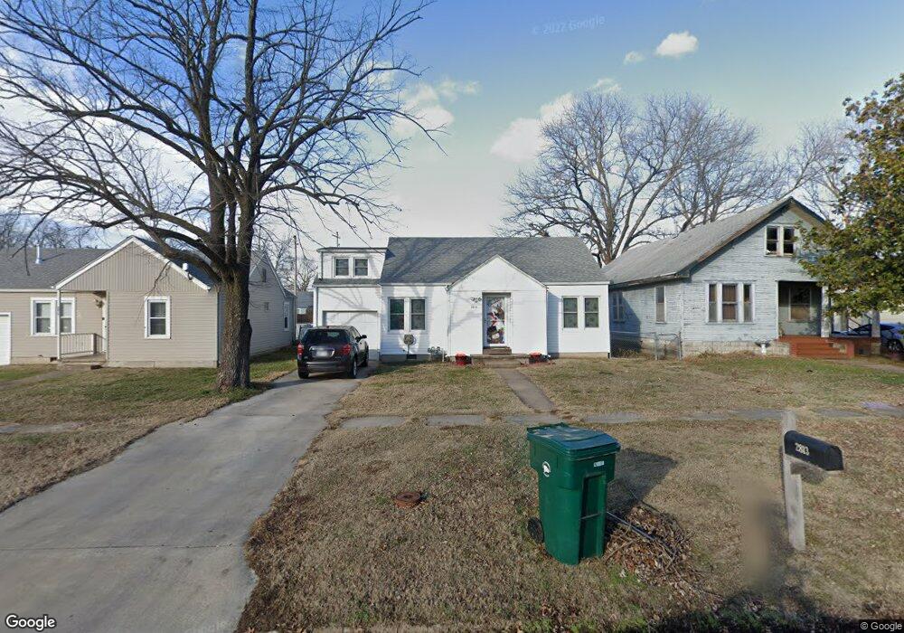 2813 Chess Ave, Parsons, KS 67357 - photo 1