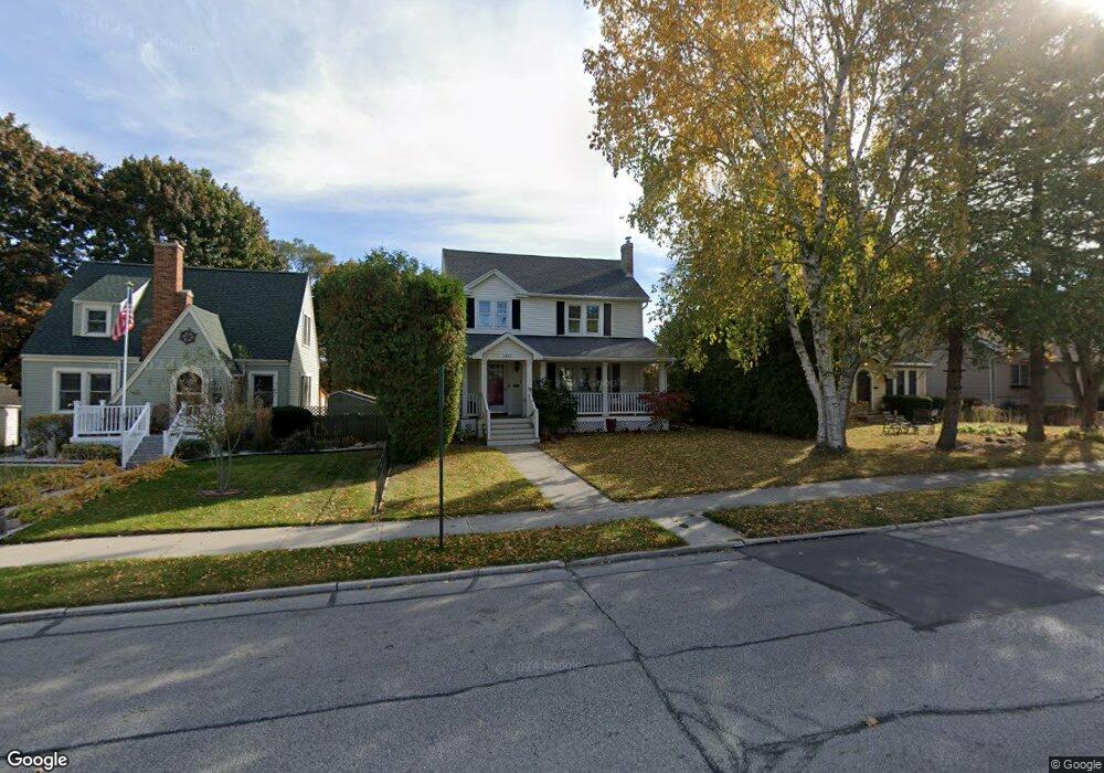 1017 N 8th St, Manitowoc, WI 54220 - photo 1