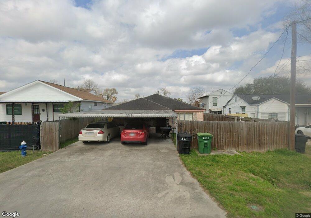221 Burress St, Houston, TX 77022 - photo 1