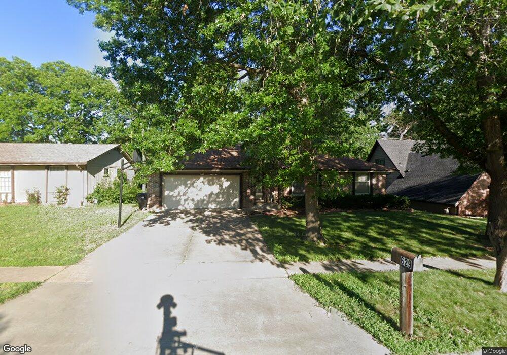 629 SW Morningside Rd, Topeka, KS 66606 - photo 1