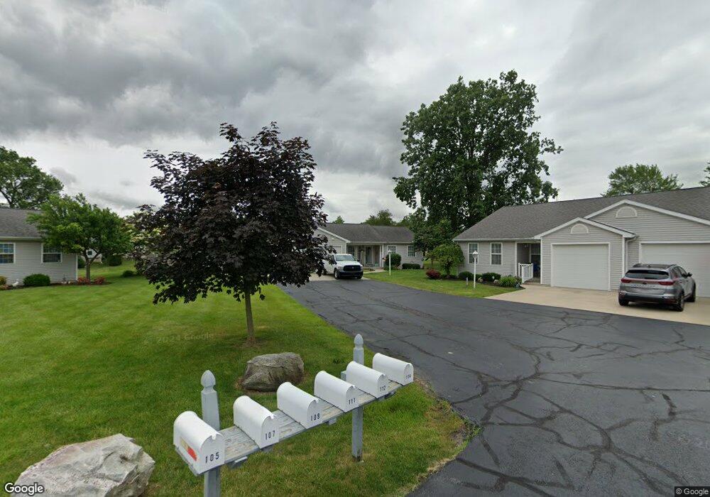 111 Lavine Dr, Woodville, OH 43469 - photo 1