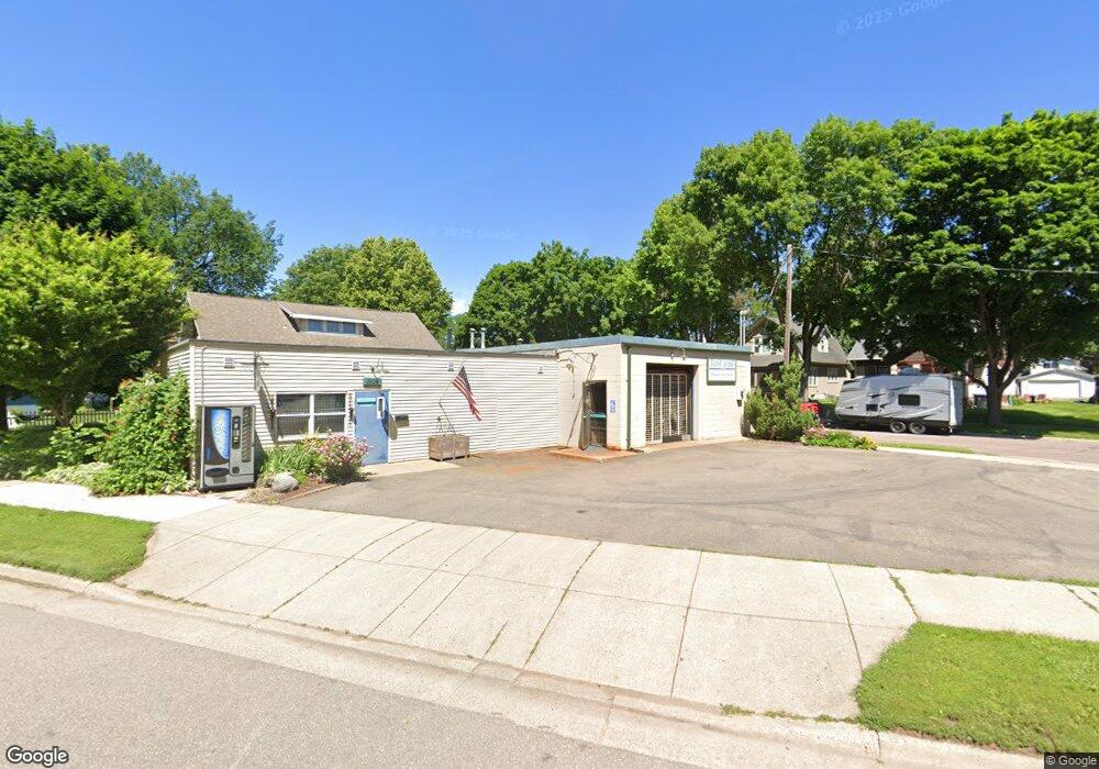 1904 S Riverfront Dr, Mankato, MN 56001 - photo 1