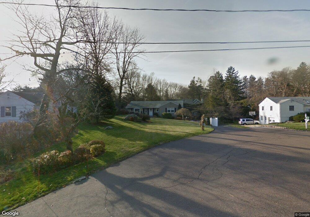 18 Robin Hood Ln, Darien, CT 06820 - photo 1