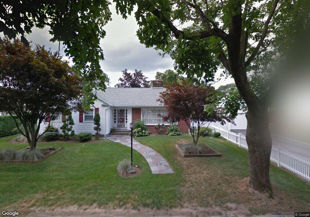 10 Fernwood Dr, West Warwick, RI 02893 - photo 1