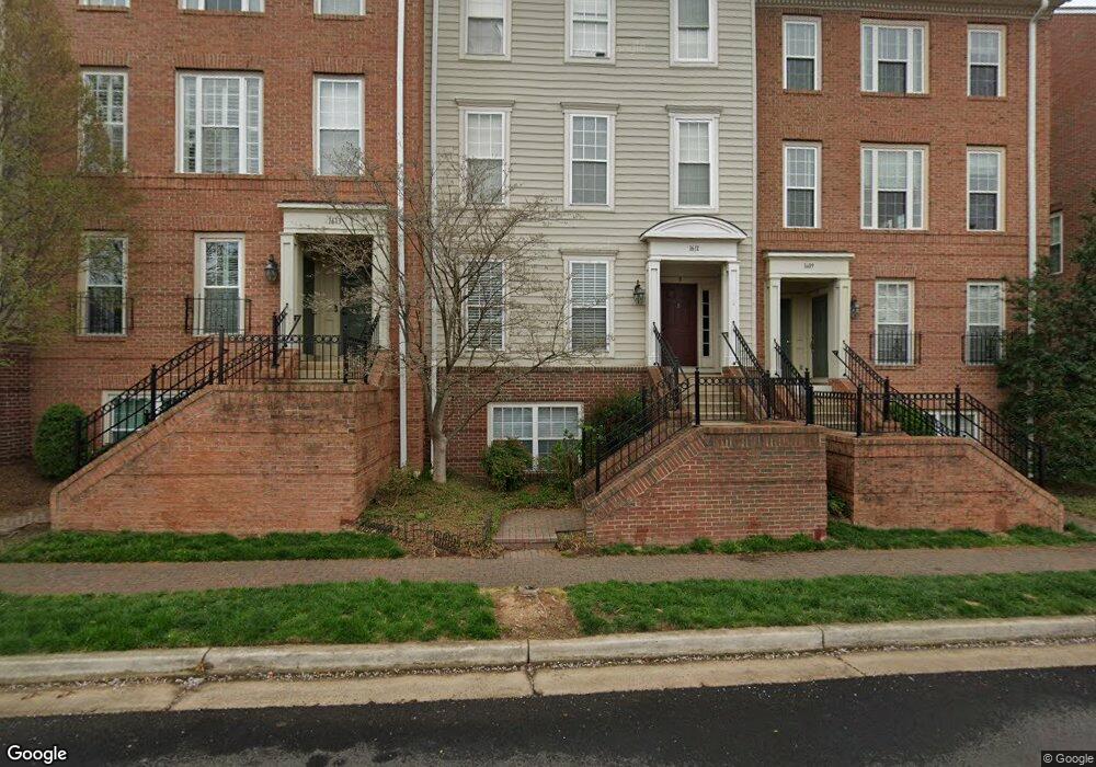 1611 Potomac Greens Dr unit B, Alexandria, VA 22314 - photo 1